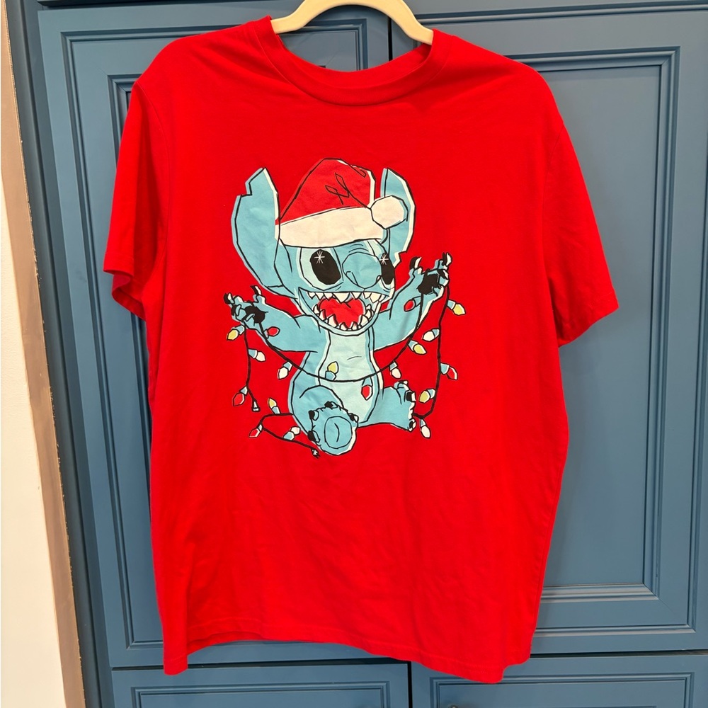 Stitch holiday shirt. Size xl.